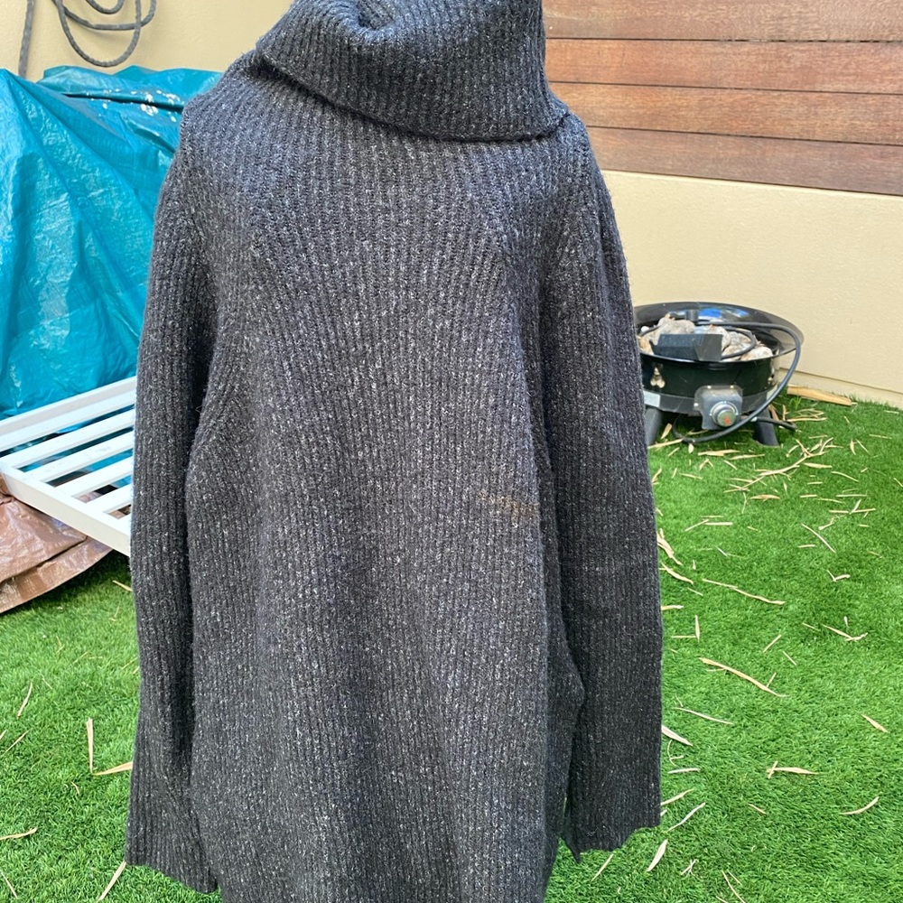 Merino wool turtle neck sweater